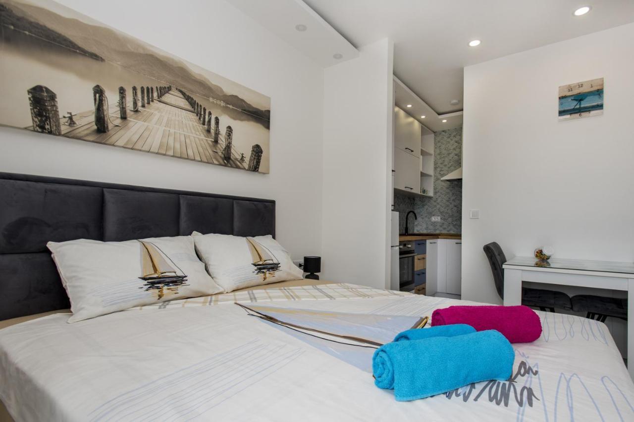 Studio Apartments Summer Time Kamenari Exterior foto