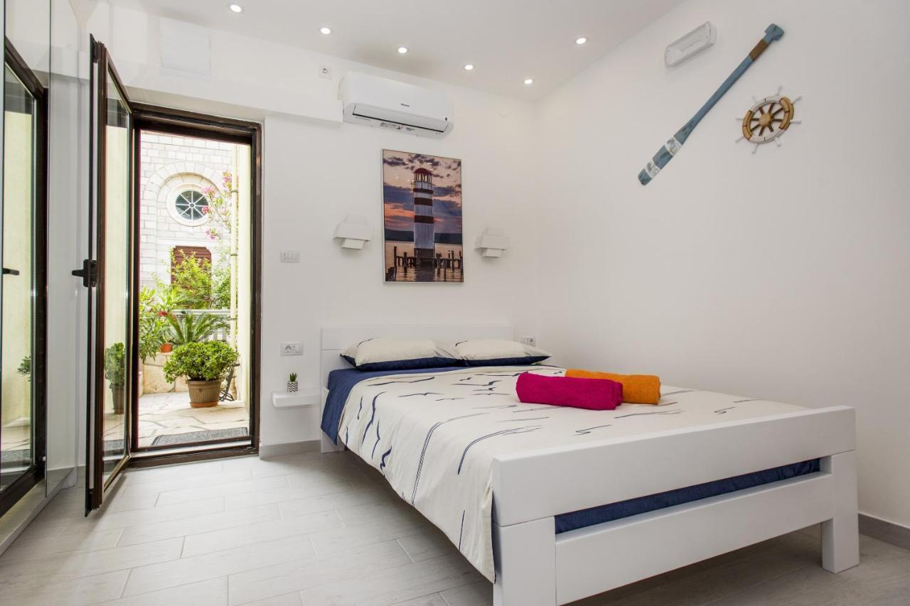 Studio Apartments Summer Time Kamenari Exterior foto