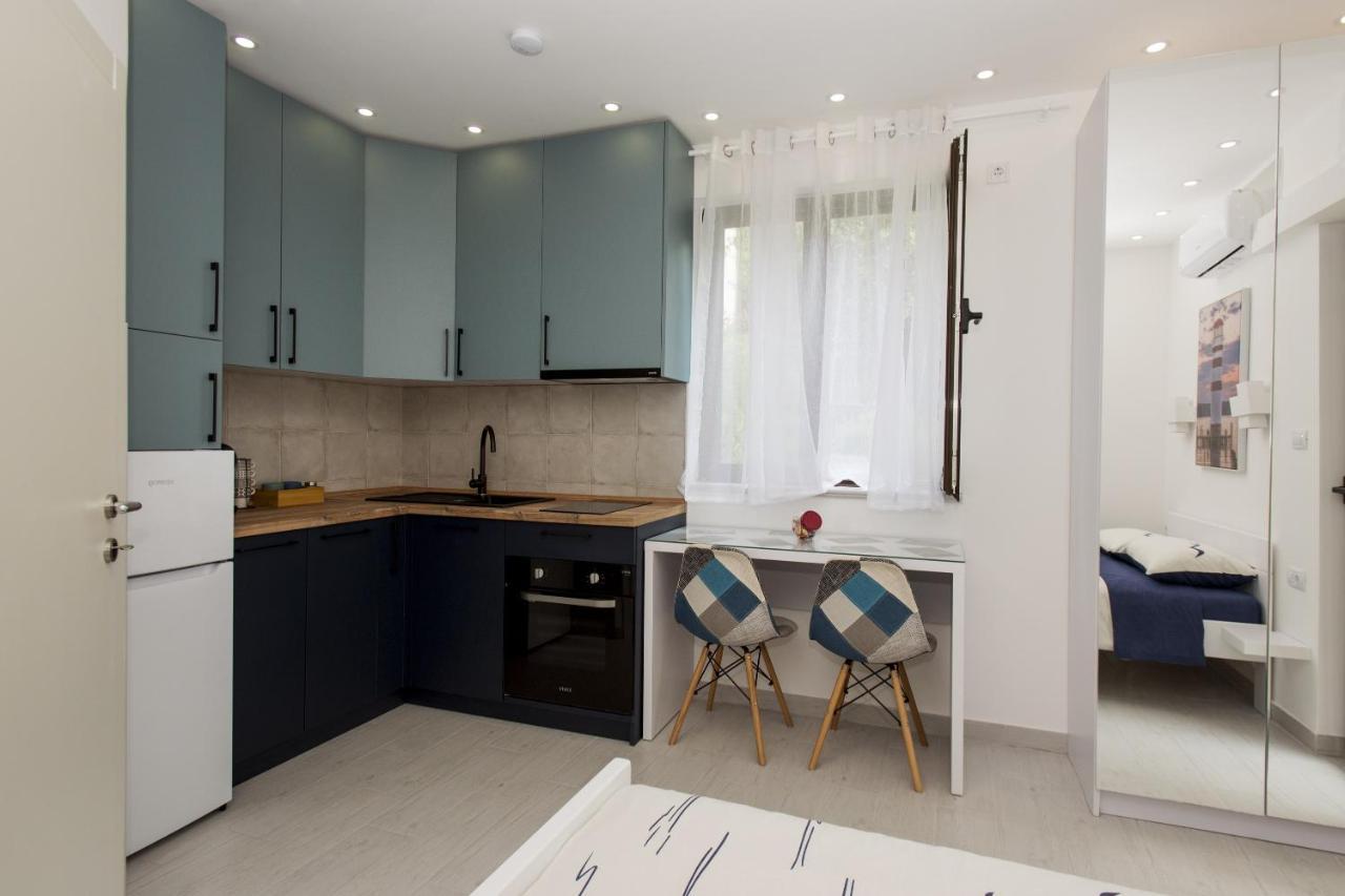 Studio Apartments Summer Time Kamenari Exterior foto