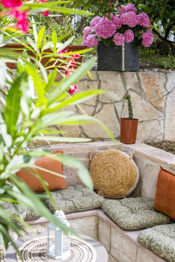 Studio Apartments Summer Time Kamenari Exterior foto