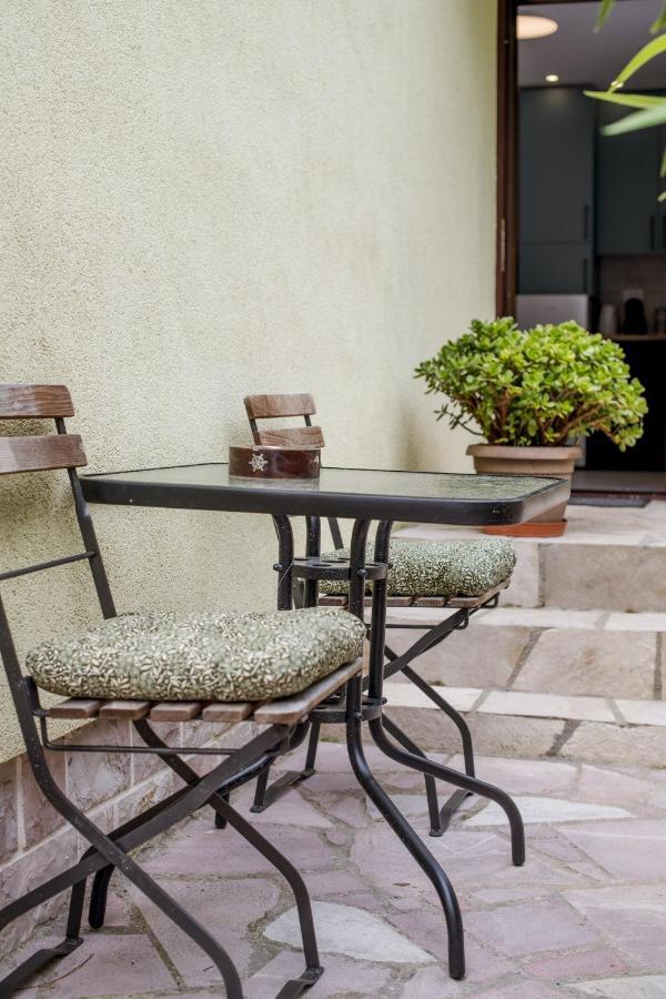 Studio Apartments Summer Time Kamenari Exterior foto
