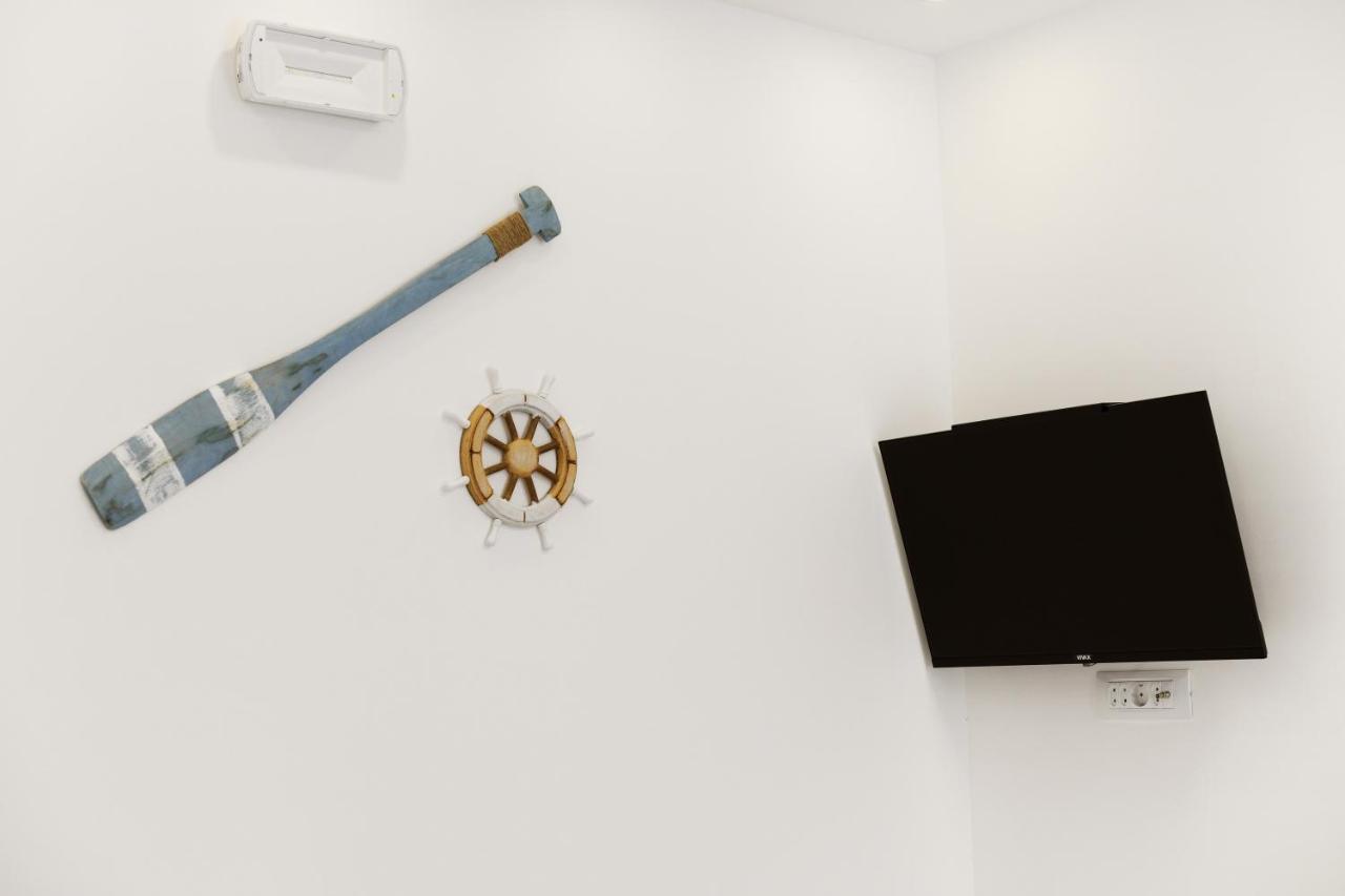 Studio Apartments Summer Time Kamenari Exterior foto