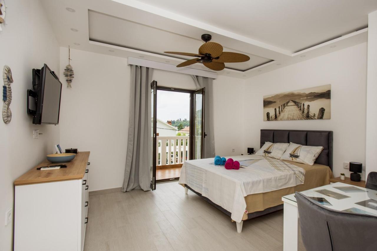Studio Apartments Summer Time Kamenari Exterior foto